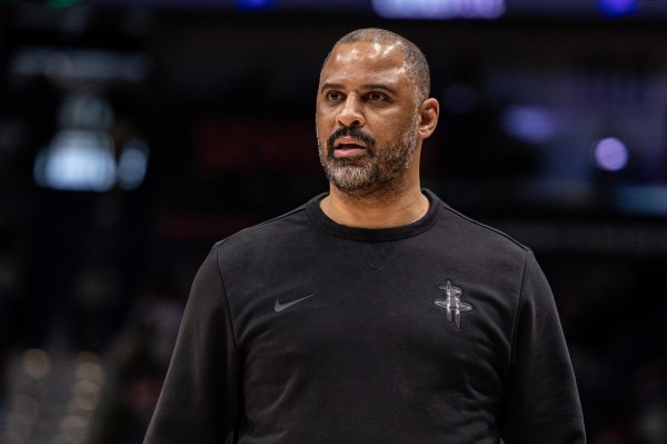 配资网平台 每场多投20次！乌度卡：得到了很好的投篮机会 只是没投进